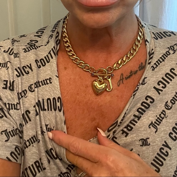 Juicy couture gold choker.And matching bracelet. With boxes. - Picture 11 of 11